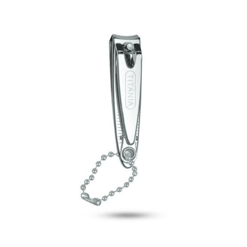 قصاصة أظافر من تيتانيا