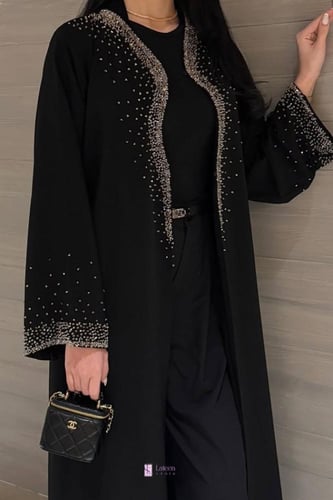 عباية مناسبات كريب ملكي شك يدوي على الصدر والاكمام...