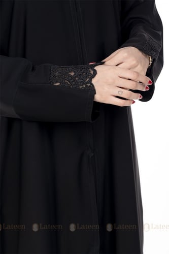 عباية كتف باطراف دانتيل - لتين