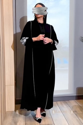 عباية بليزر شك يدوي ع الكم مخطط ابيض - لتين