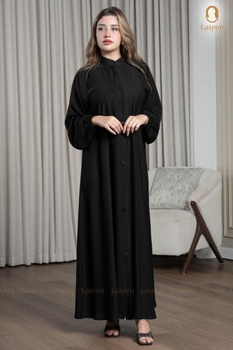 عباية سادة سوداء بكسرات ومزينة بازرار- لتين