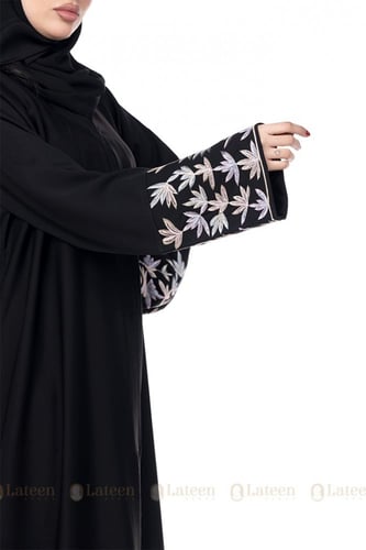 عباية رسميه مزينه اكمام ملونه - لتين