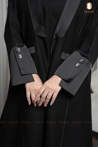 عباية بليزر اسود بجيوب أمامية - لتين