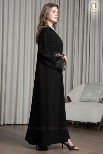 عباية كريب ملكي باكمام ورود - لتين