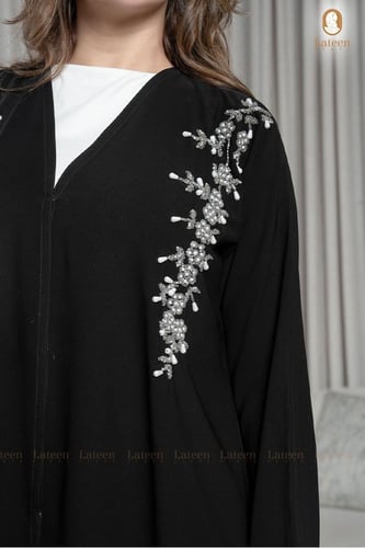 عبايةكريب ملكي شك ابيض فاخر من الامام - لتين