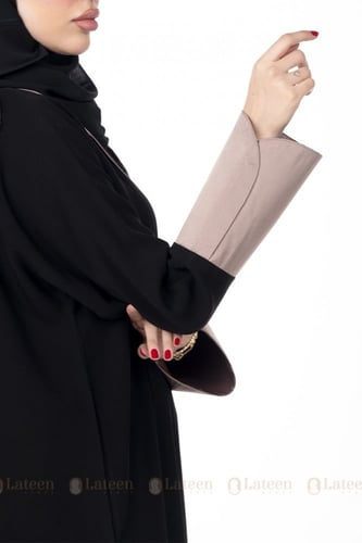 عباية بياقة واكمام ملونة - لتين