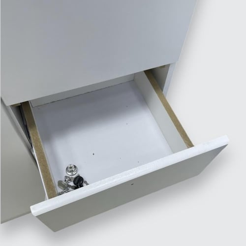 دولاب خشب ثلاث ابواب