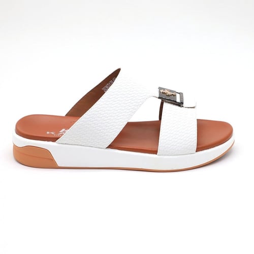 صندل خليجي مفتوح المقدمة جلد رجالي مزين بإبزيم