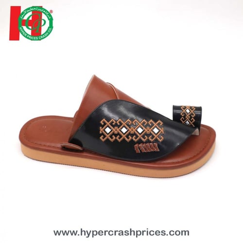 حذاء شرقي فلورا جلد مطرز يدوي منتج محلي