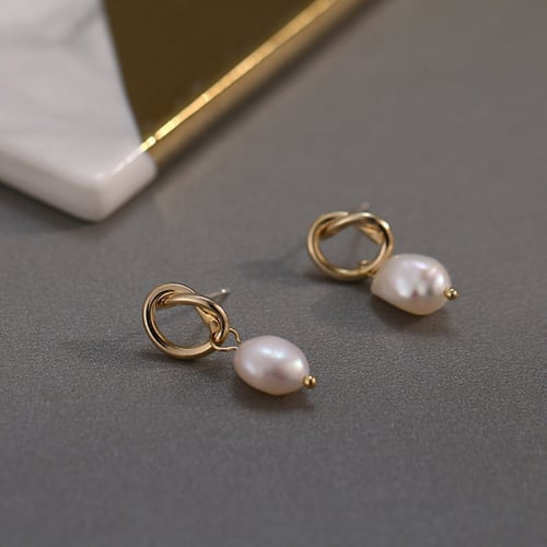 جولدن شاين ، حلق من اللؤلؤ ، مع مزيج من الفضة والن...