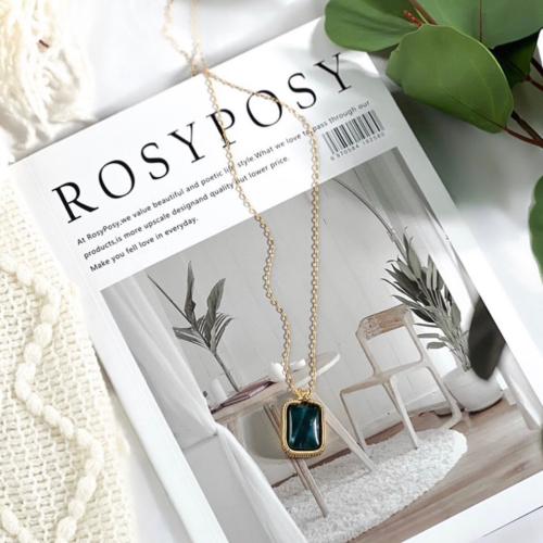 سلسلة بتصميم المتجر الكلاسيكي من حجر الدم الطبيعي