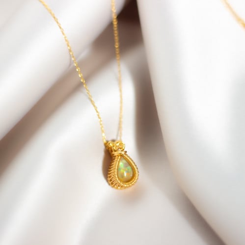 سلسلة من حجر الاوبال