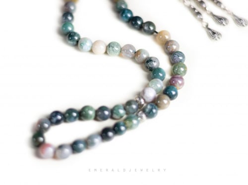 سبحة من حجر العقيق المشجر