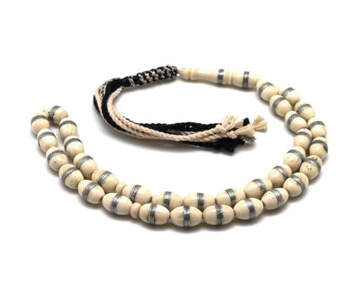 سبحة من عظم جمل مشغولة بالفضة شغل قديم