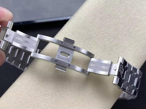 ساعة اوديمارس رويال ماستر كوالتي