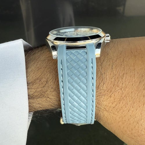 omega seamaster aqua تيفاني