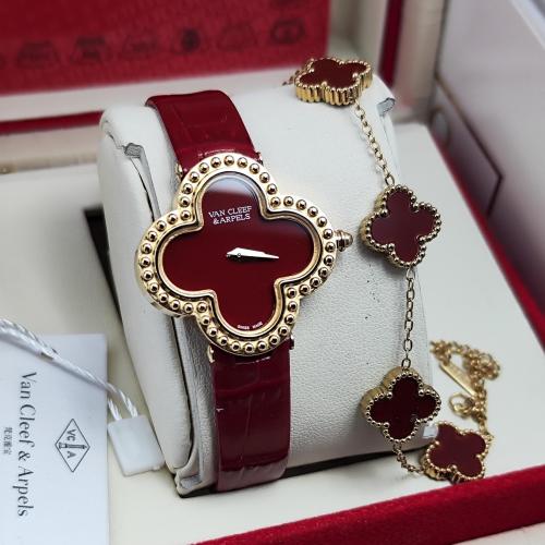 ساعة نسائيه مع سوار كليف