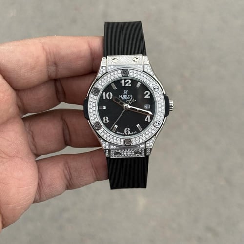 ساعة هوبلو النسائيه الجديده