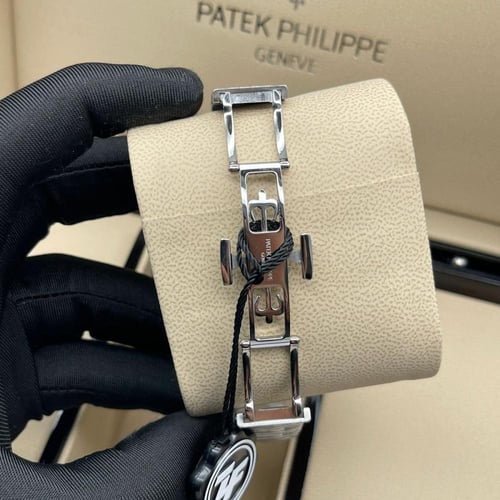 ساعة باتيك فيليب ماستر كوالتي الاسود