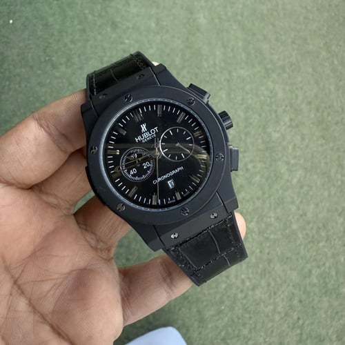 ساعة Hublot كلاسك جلد اسود