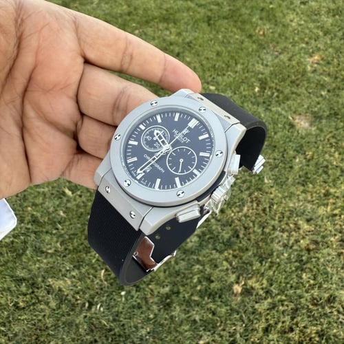 ساعة اوبلو كلاسك اسود تيتانيوم