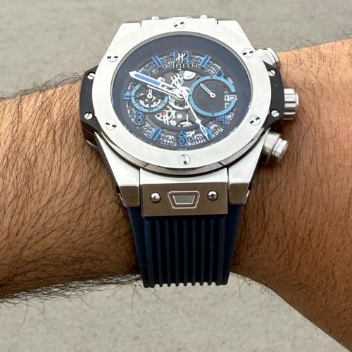 ساعة بق بانق الجديده الزرقاء