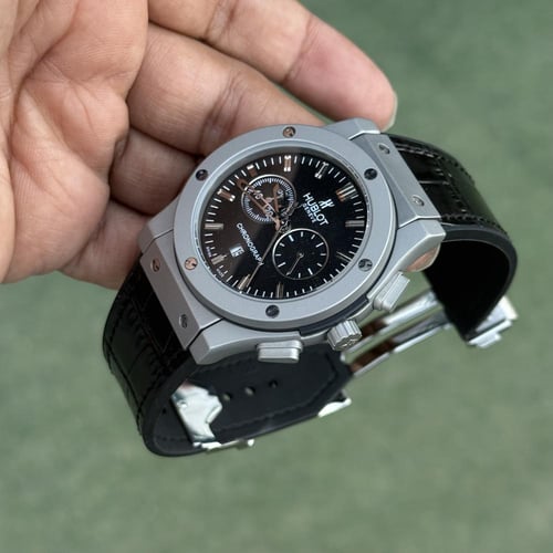 ساعة اوبلو كلاسك سموك اسود