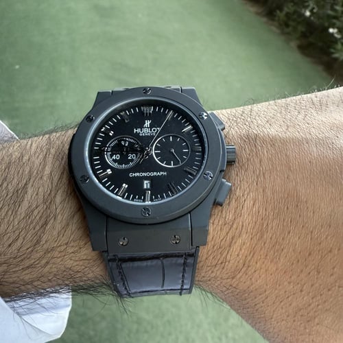 ساعة Hublot كلاسك جلد اسود