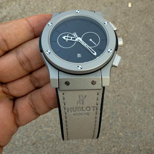 ساعة اوبلو كلاسك سموك سلفر