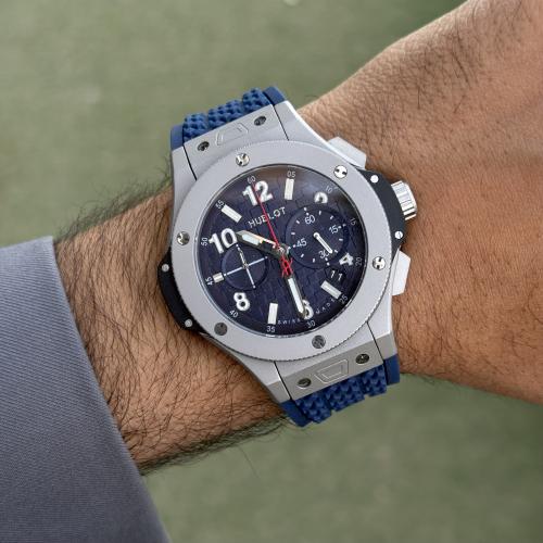 ساعة big bang الزرقاء