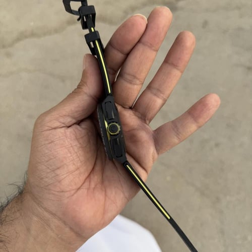 ساعة تاغ هوير الصفراء