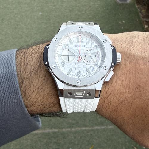 ساعة big bang حجم كبير