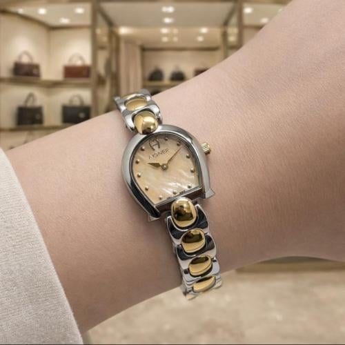 ساعة اقنر نسائيه /1