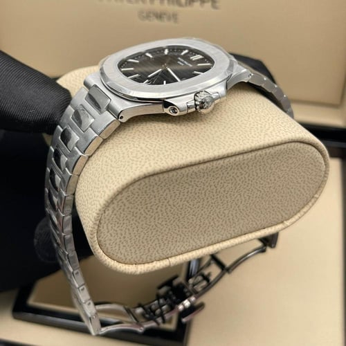 ساعة باتيك فيليب ماستر كوالتي الاسود