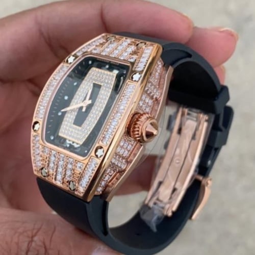 ريتشارد ميل نسائيه روز قولد