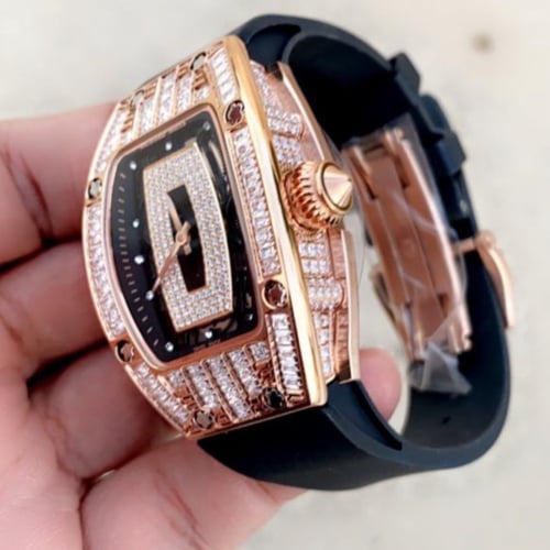 ريتشارد ميل نسائيه روز قولد