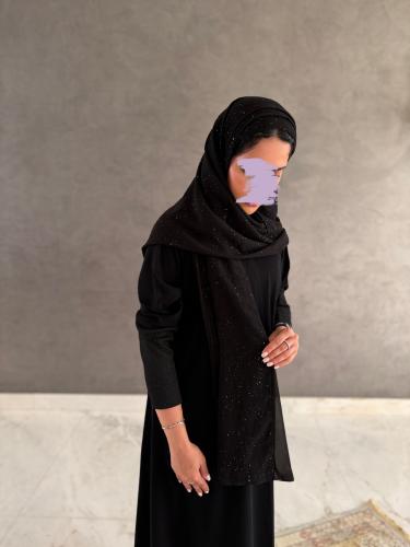Black crepe abaya with stretch sleeves