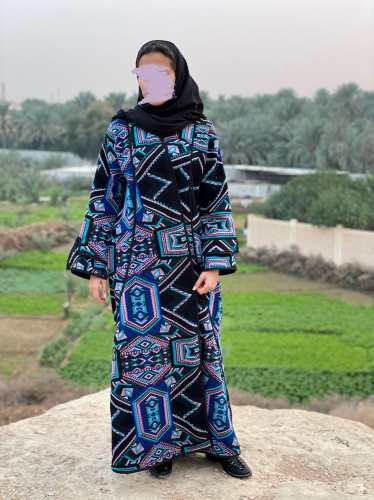 Black Sadu abaya with patterns