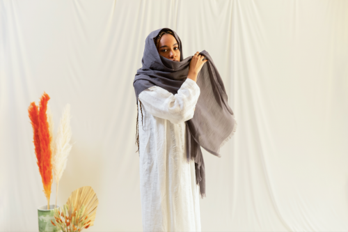 Gray linen hijab with fringes at the edges