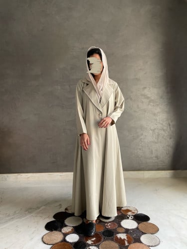 Beige crepe abaya with stripes and flared