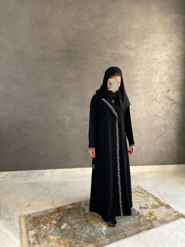 Black crepe abaya with embroidery on the collar, f...