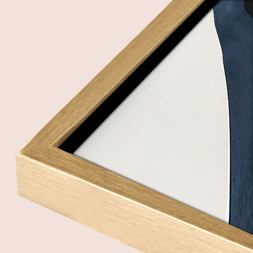 لوحة تجريدية بتكوين ثنائي، تجمع بين الأزرق الداكن...