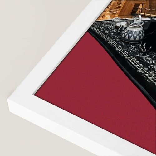 اللوحة امرأة ترتدي الزي التقليدي النجدى