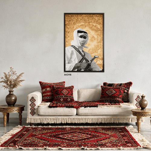 لوحة تراثية تعبّر عن الهوية السعودية الأصيلة، يظهر...