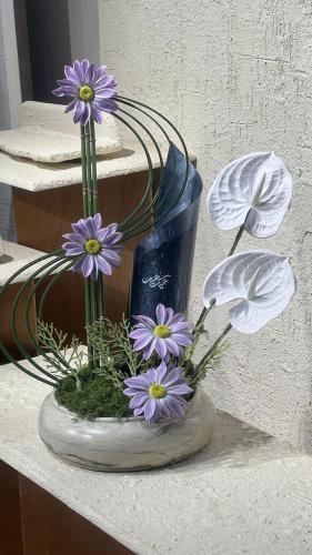 Flower vase with the Eid phrase