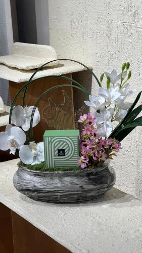 Vase with Batshi chocolates