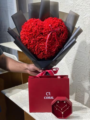 Heart bouquet with a necklace