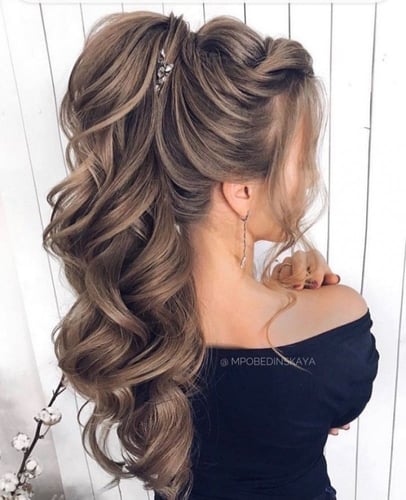 تسريحة شعر طويل