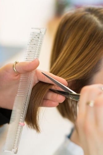 قص الجزء الامامي من الشعر