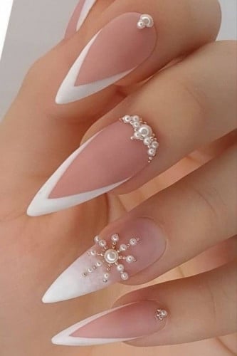 تركيب أظافر جل أو أكريلك